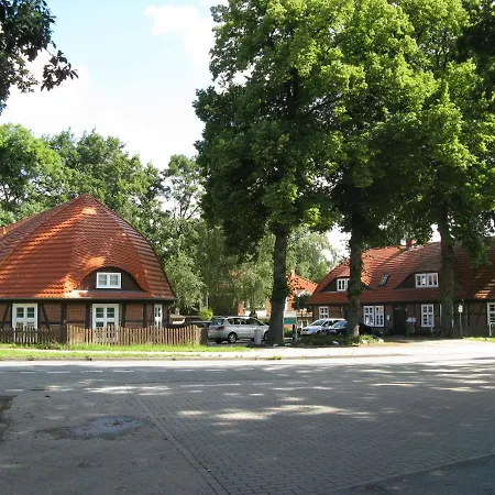 4 Wunderschoene Ferienwohnungen Im Kavaliershaus Schwerin  Exterior photo
