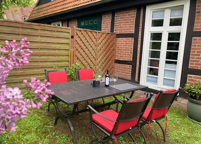 4 Wunderschoene Ferienwohnungen Im Kavaliershaus