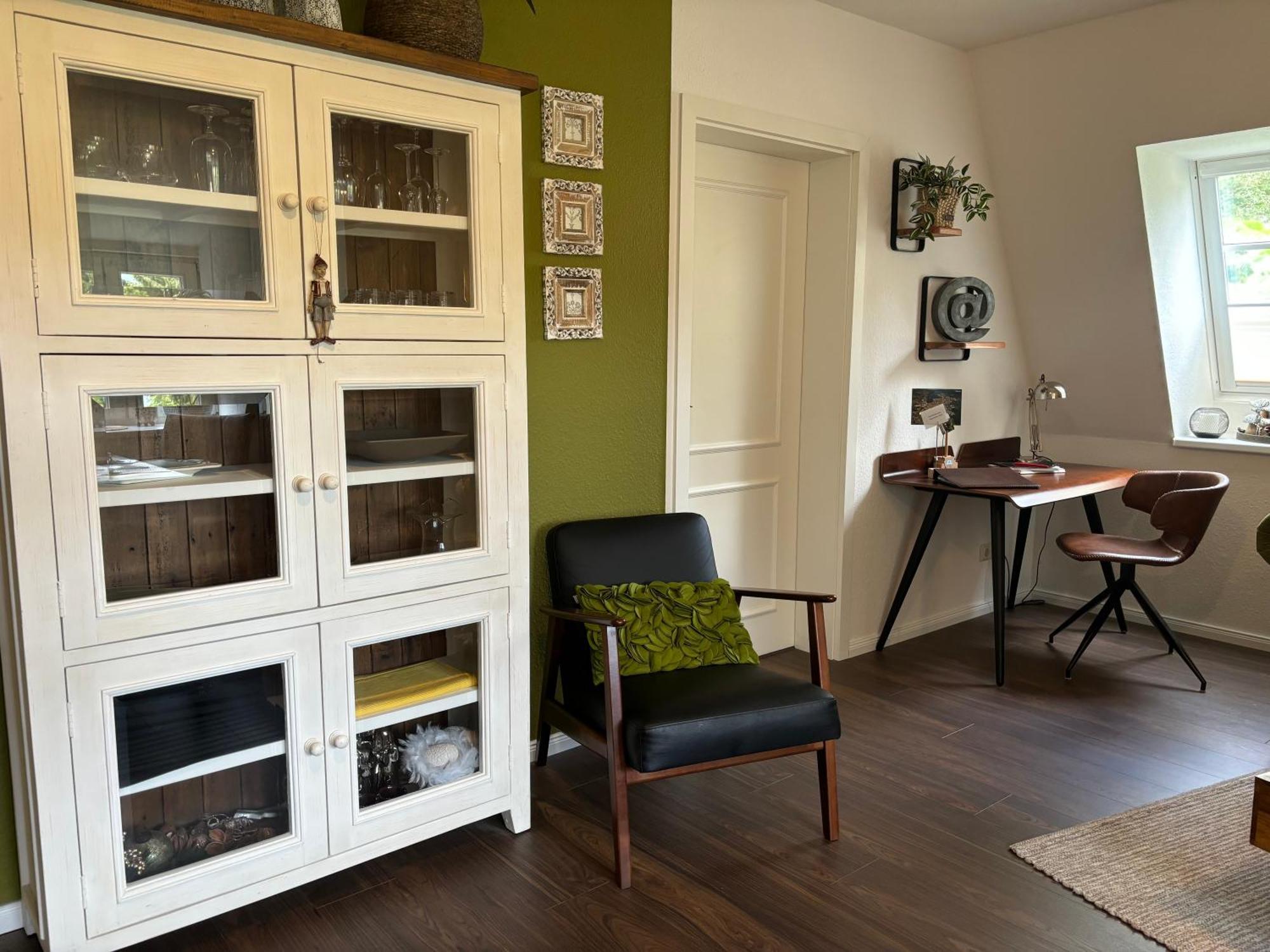 Apartment 4 Wunderschoene Im Kavaliershaus
